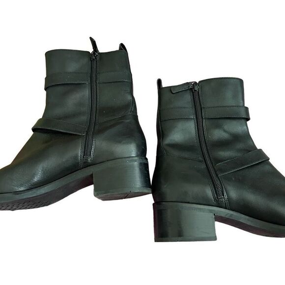 Cole Haan black low riding boots with gold buckles- size 9 - Picture 7 of 8